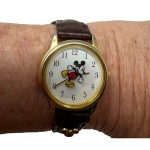 Vtg Disney Lorus Mickey Mouse Watch Brown Leather Strap MU0561 Gold Tone Japan